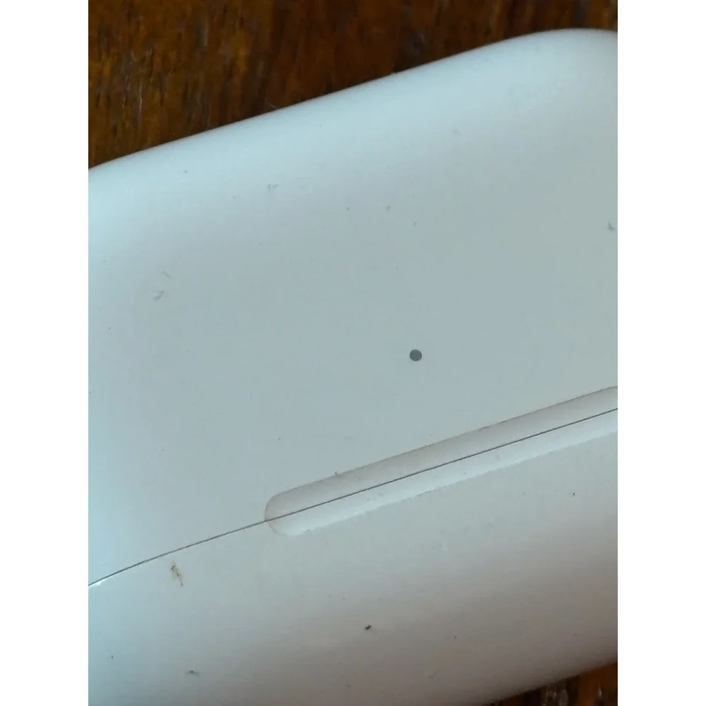 Apple AirPods Pro 2nd Gen Wireless Charging Case USB-C MagSafe White Replacement